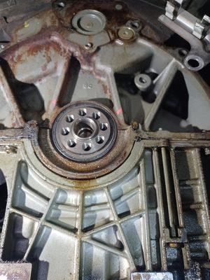 Ford 4.0L rear main seal leaks