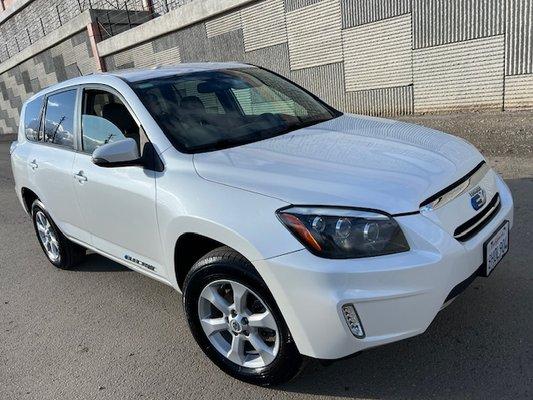 2013 TOYOTA RAV4 HYBRID $10999