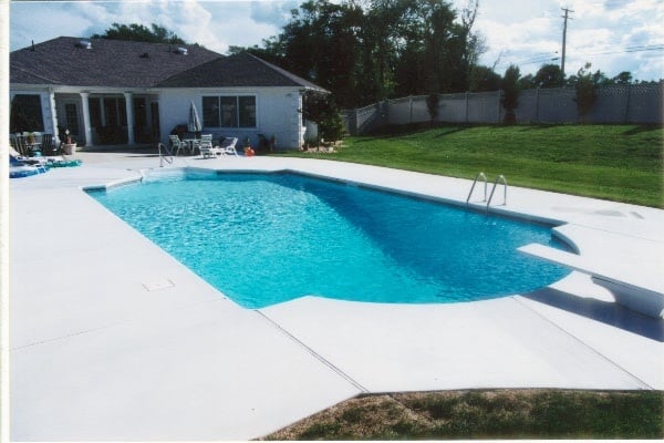 Sewell,NJ Roman Pool by paradisepoolandspa.com