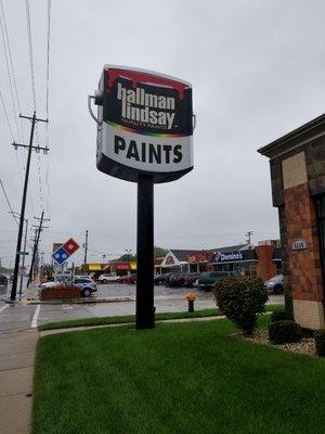 The iconic Hallman Lindsay Paints sign!