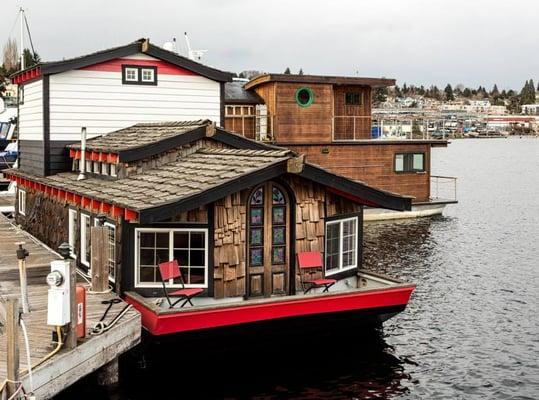 Haida Bird Houseboat on Lake Union