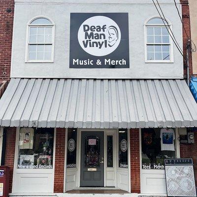 Front door of Deaf Man Vinyl in Blue Ridge