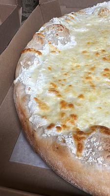 White Ricotta Round Pizza