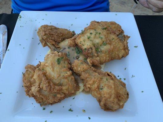 Fried chicken with mashed potatoes