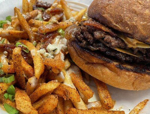 What an amazing burger and the loaded fries were the greatest. It's a must staple for the locals, and a must stop for out-of-towners.