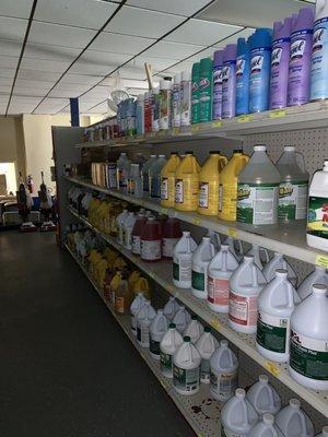 many different cleaning supplies