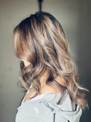 GORGEOUS CARAMEL BALYAGE.