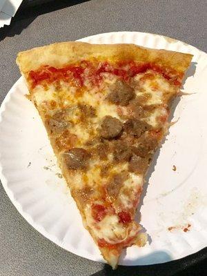 Meatball pizza