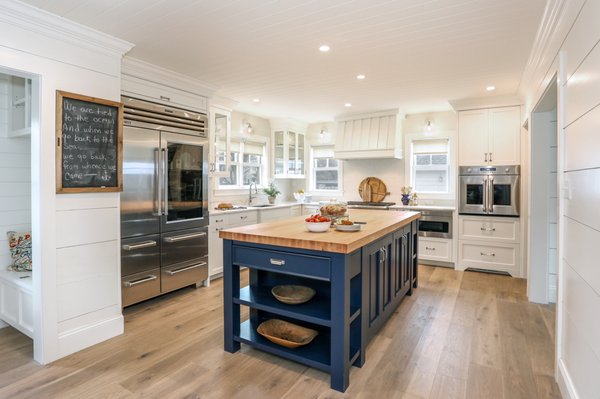 Navy island in Cape Cod kitchen