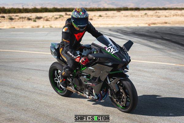 1/2 Mile Racing Kawasaki H2R / Dainese Laguna Seca / AGV Pista GP R / Axial D1