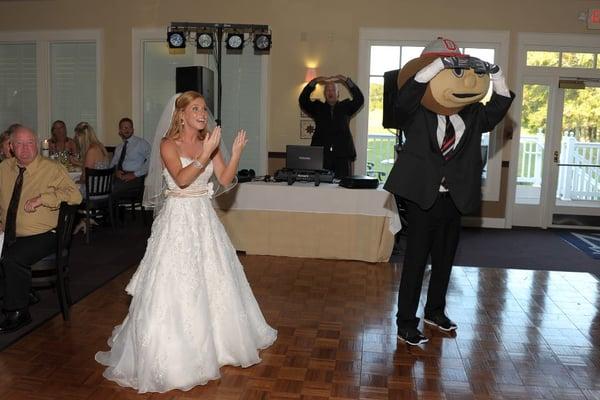 O-H-I-O! Brutus Buckeye makes a visit to Northstar Golf Club wedding reception.