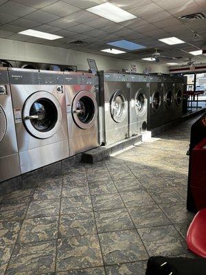 SuperSuds Laundromat