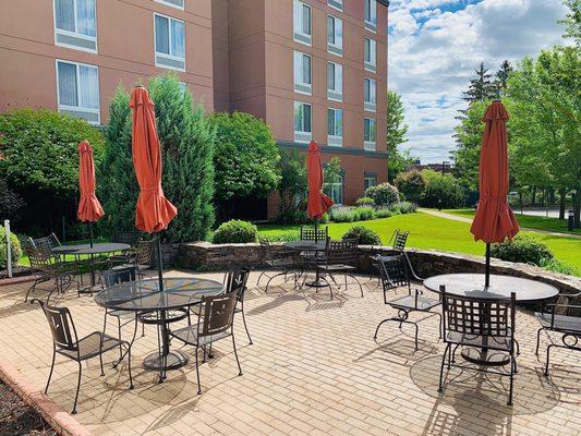 Outdoor Front Patio Seating (Seasonal)