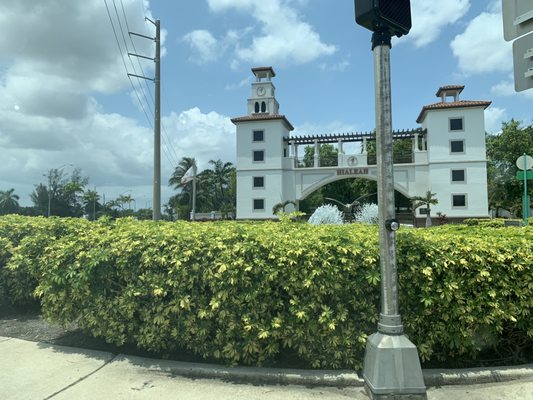 Hialeah entrance plaza