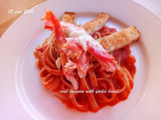 crab linguini with garlic bread