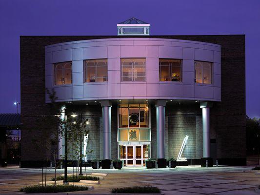 The Alexandria Museum of Art also serves as a downtown campus for LSUA classes, and hosts multidisciplinary community events.