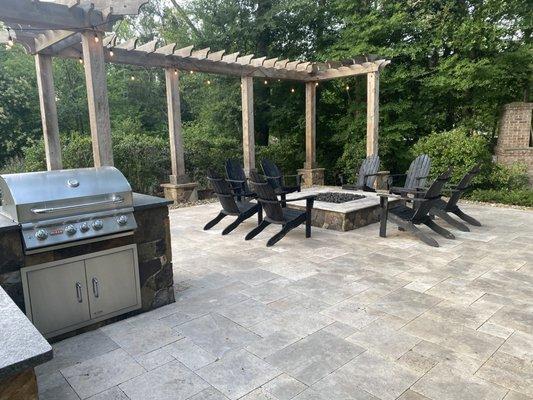 Outdoor kitchen, firepit and pergola