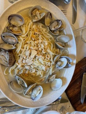 Linguine and vongole