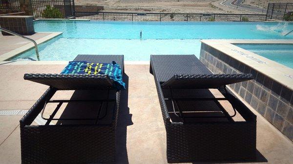 Brand new lounge chairs by the pool!