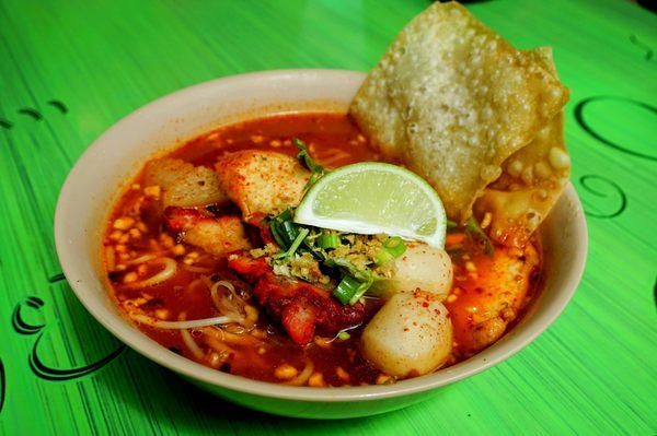 N3. Su Kho Thai (Old Style) Noodle Soup: spicy, sweet & sour soup with marinated pork, peanut, green beans, fish balls, fish cake ($15.25).