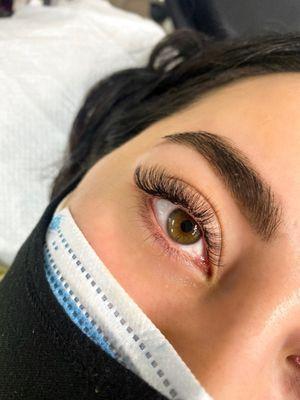 Light volume lash extensions