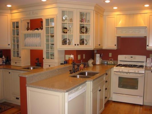 Omega cabinets with Silestone "Kalihari" counter top.