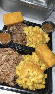 Mac & Cheese bowl w/ cornbread