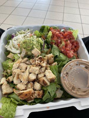 Wahoo chicken salad, no cheese. Probably your best option for anything with fresh veggies in this whole airport.