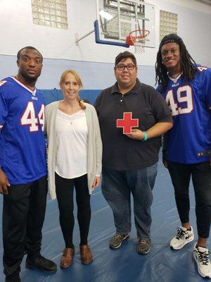 Lorenzo Alexander's ACES Foundation Event 2018, Deon Lacy Tremaine Edmonds & Red Cross volunteers