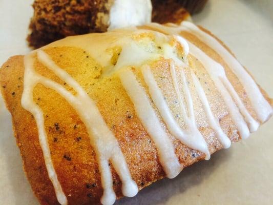 Lemon poppyseed bread