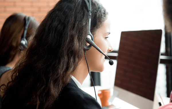 At Office Edge live receptionists answer your calls and administrative assistants provide office support.