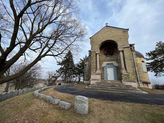 Calvary Catholic Cemetery