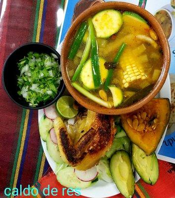 Caldo de Res estilo "Chapin"