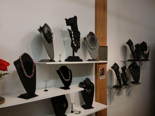 Gallery with "One of the kind" necklaces