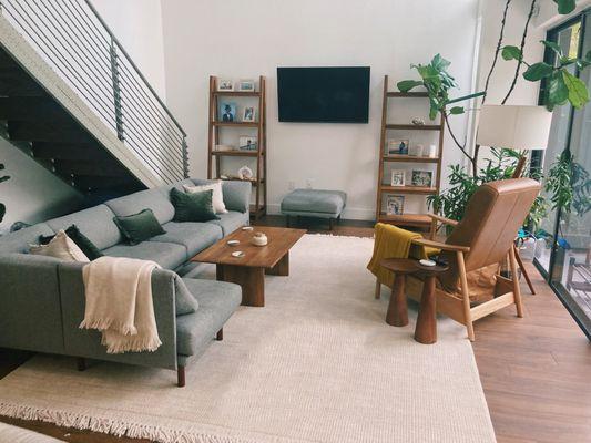 Cozy rustic living room design in Coconut Grove.