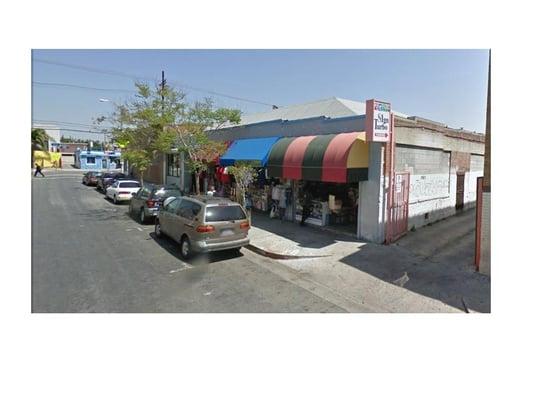 Fito's Shoe Repair - Enter on Mariposa Ave. next to the alley