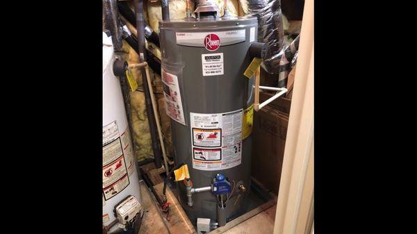 40 Gallon Natural Gas Short Rheem Professional Classic series PROG40S-38N RH62 six year warranty attic water heater replacement