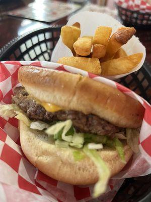 Cheeseburger with fries