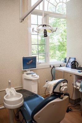 One of our eight treatment suites. Featuring our CEREC CAD/CAM computer. All suites are "Alexa" enabled for your entertainment.