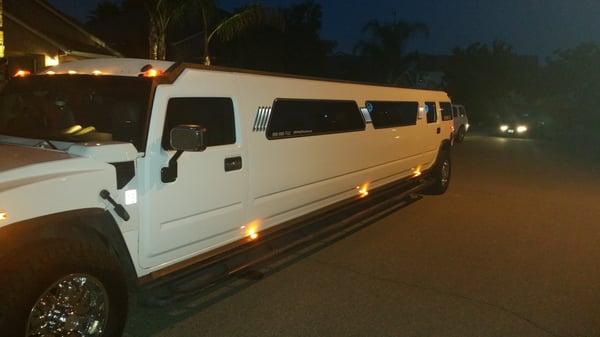 Looks like a decent limo. BUT IT'S NOT! Neither is the service!