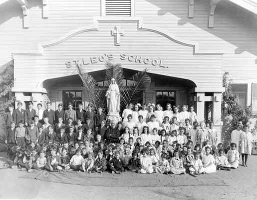 St Leo School as it looked in 1925!