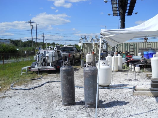 White paint was removed from the front two gas canisters