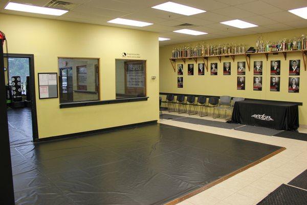 Practice mat, and windows of 2nd Classroom