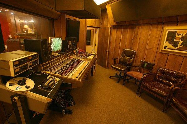 64Sound control room