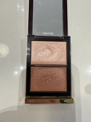 Tom Ford bronzer- gorgeous