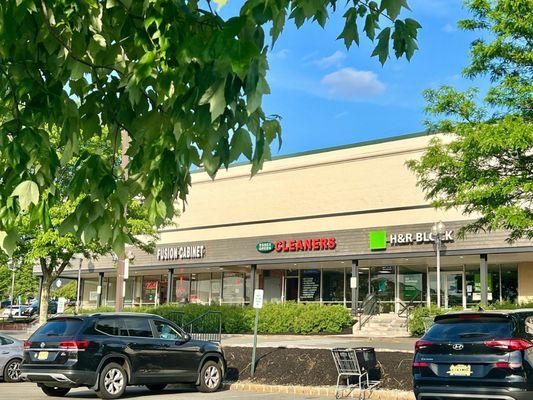 Shops by the Shoprite side of Essex Green