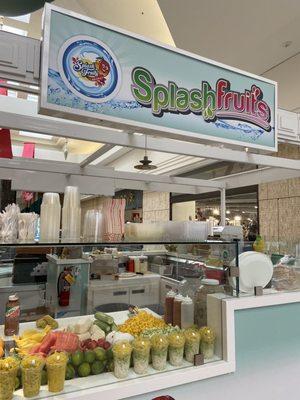 Splash Fruits fruit stand in front of Charlotte Russe