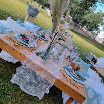 We love the Chic &Vintage picnic set-up because of its whimsical classy charm.