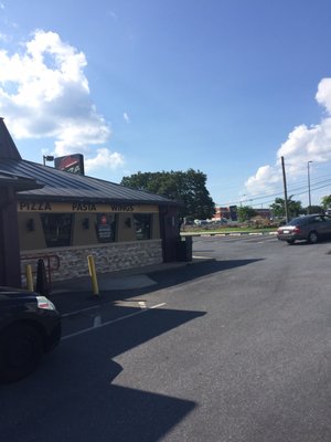 Pizza Hut of Harrisburg -- 5275 Devonshire Road, Junction of Route 22, Harrisburg              Storefront