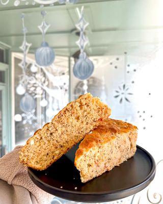 Tomato basil scones